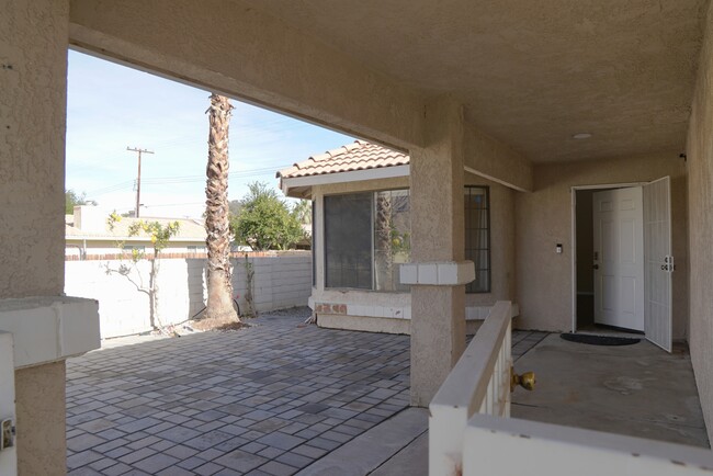 Building Photo - 51660 Avenida Villa