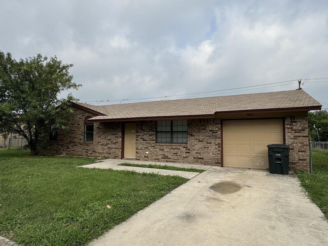 Foto principal - 1707 Sunset St