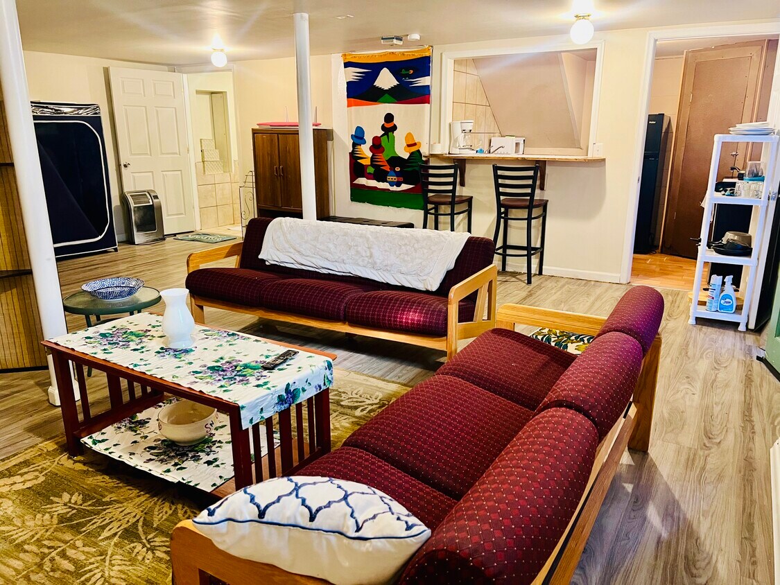 Foto principal - 6000 Rhonda Rd
