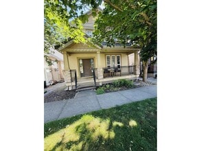 Building Photo - 7111-194B 194b St