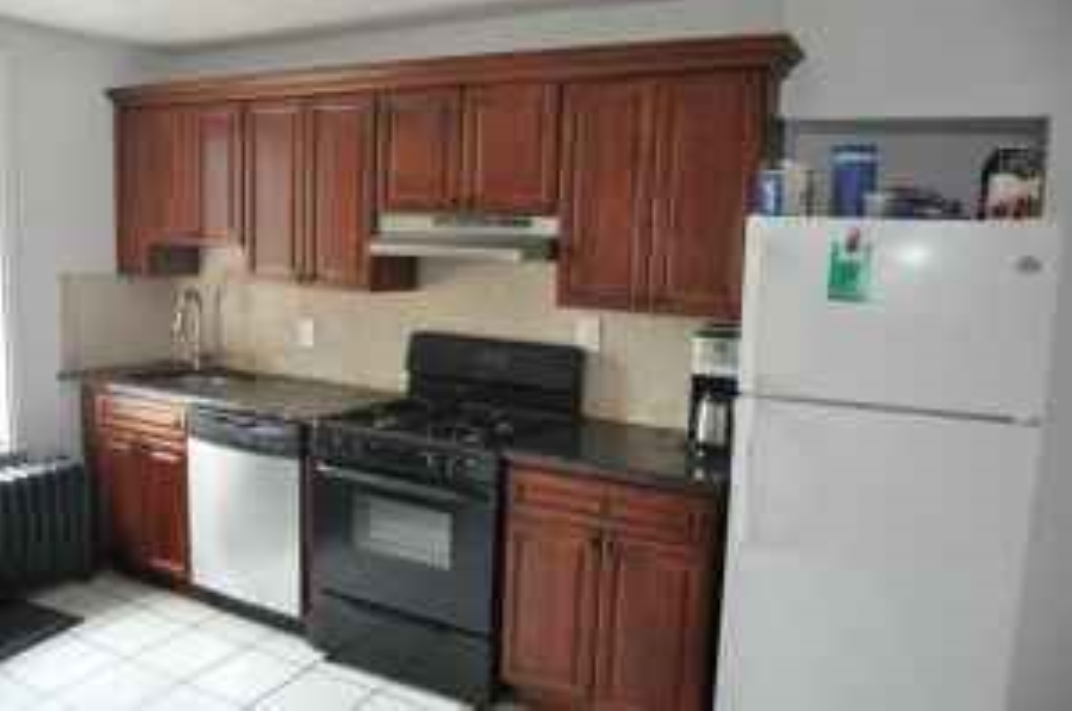 Primary Photo - 135 Green Ln