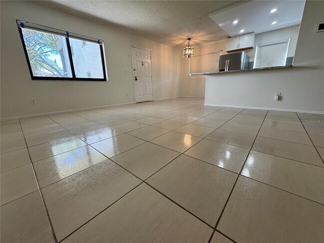 Foto del edificio - 3300 Fox Chase Cir