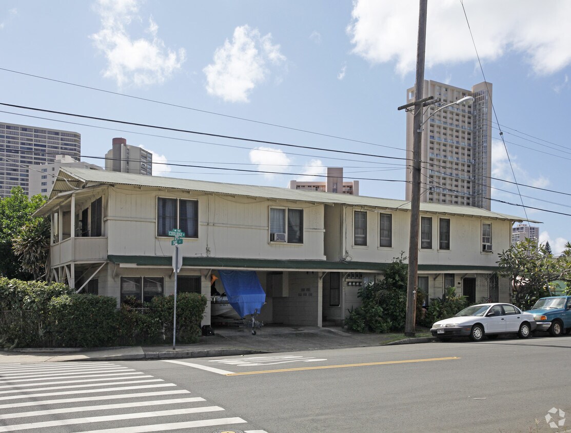 Building Photo - 655 Coolidge St