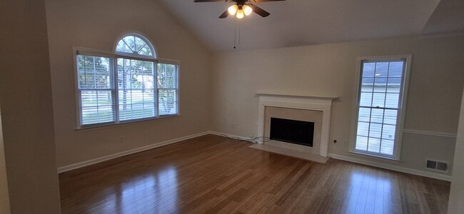Foto del edificio - 2205 Pair Rd SW