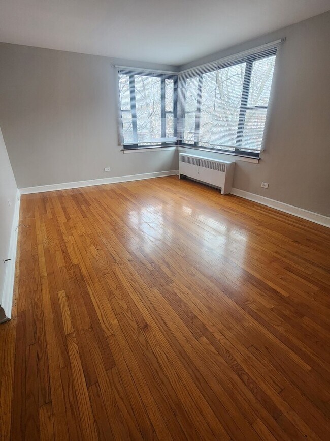 Foto del edificio - 7375 N Winchester Ave