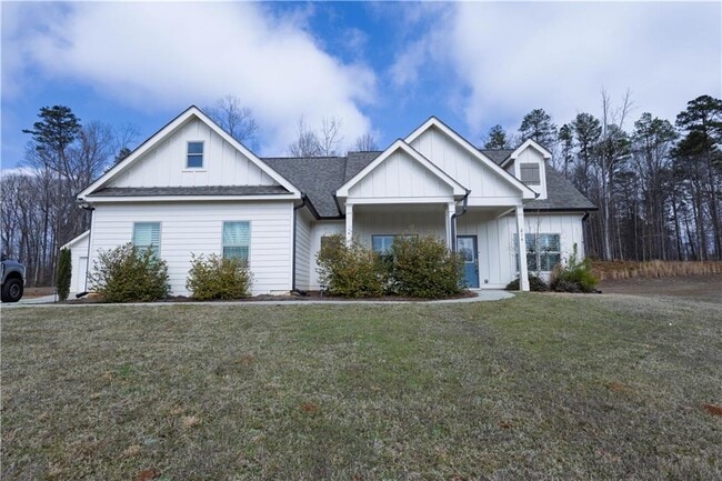 Foto del edificio - 214 Oakwood Dr