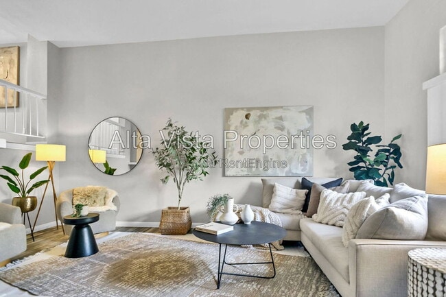 Building Photo - 4082 Mahaila Ave