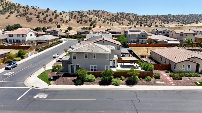 Foto del edificio - NOW AVAILABLE!! BEAUTIFUL HOME IN GATED CO...