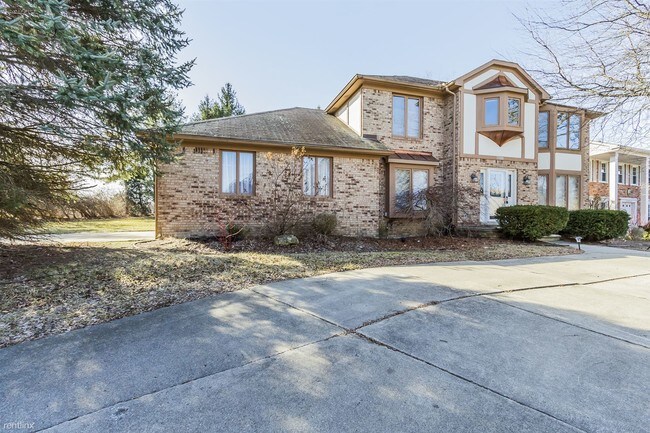 Building Photo - 35901 King Edward Dr