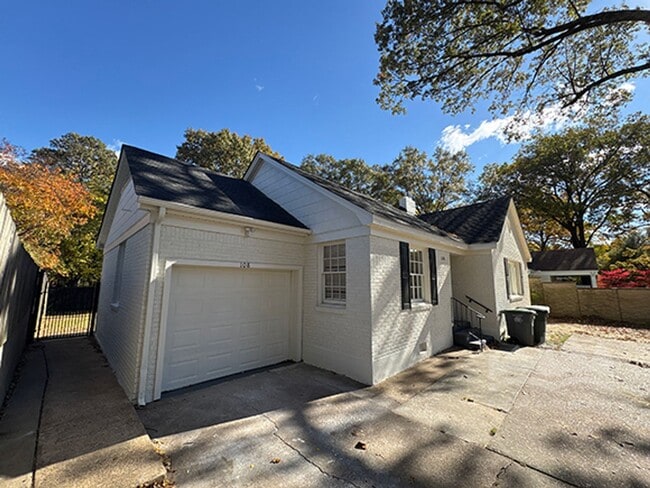 Building Photo - 108 N Highland St