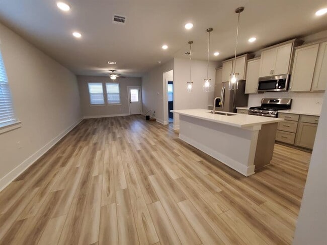 Building Photo - 1729 Purple Martin Dr