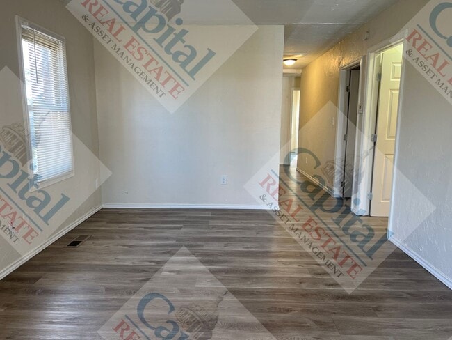 Foto del edificio - Great 4 Bedroom!!!