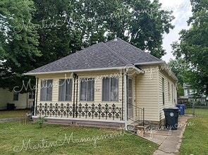 Building Photo - 1617 S Barrett Ave