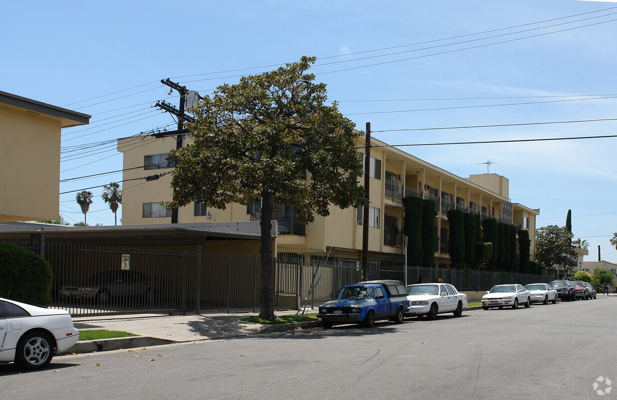 Foto del edificio - 5030 Romaine St