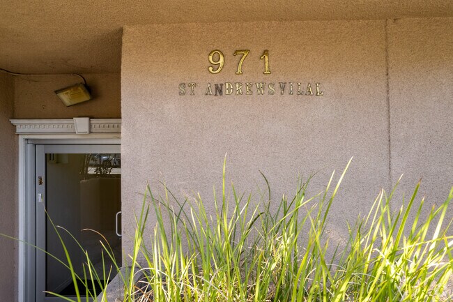 Foto del edificio - 971 S St Andrews Pl