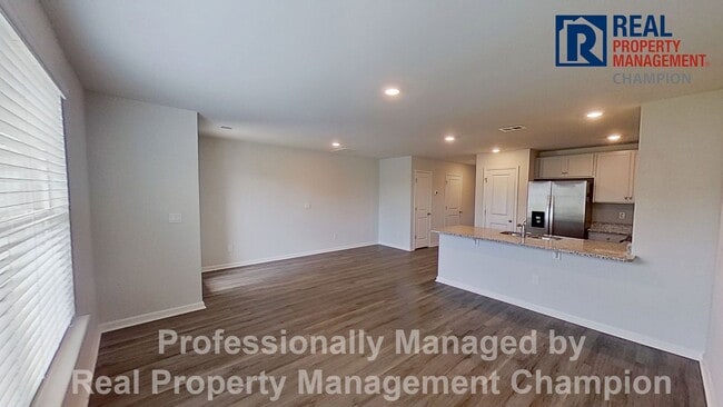 Building Photo - 3110 Lobelia Ln