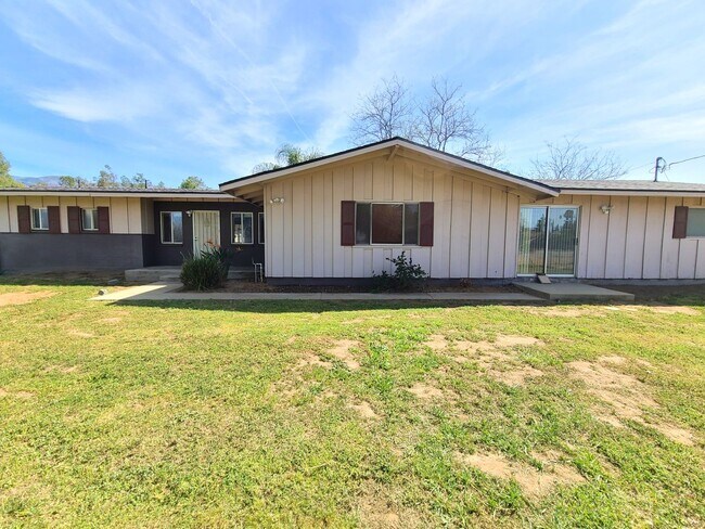 Foto del edificio - 13195 Bryant St