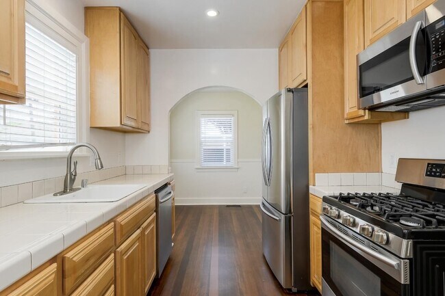 Foto del edificio - 300 E McKinley Ave