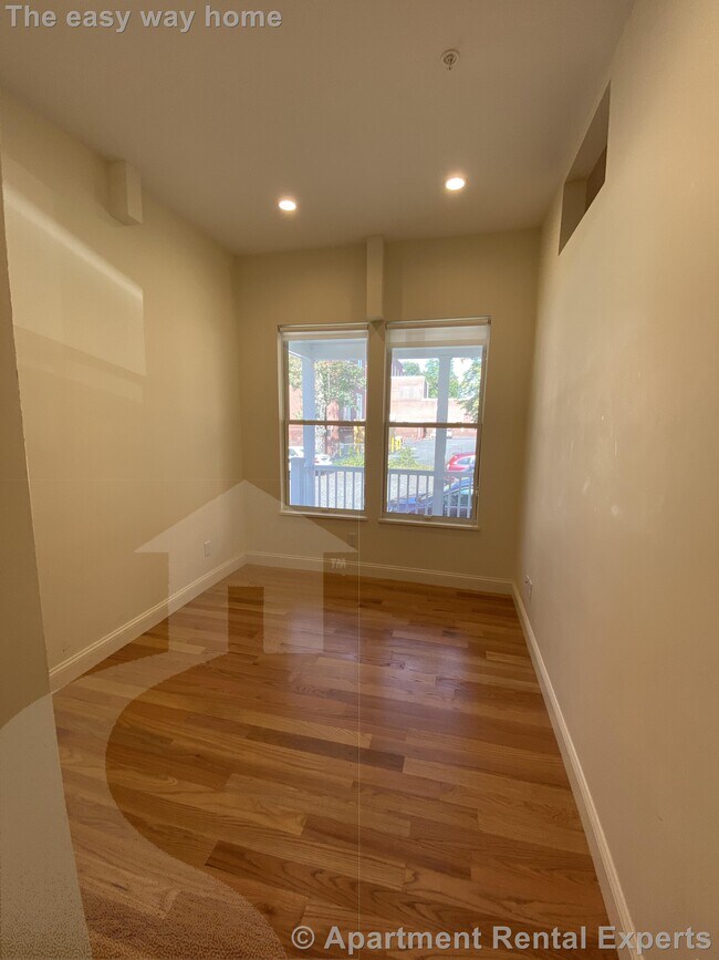 Foto del edificio - 379 Harvard St