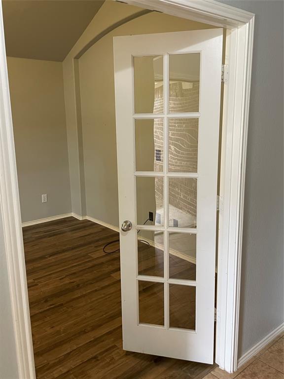 Building Photo - 15604 Landing Creek Ln