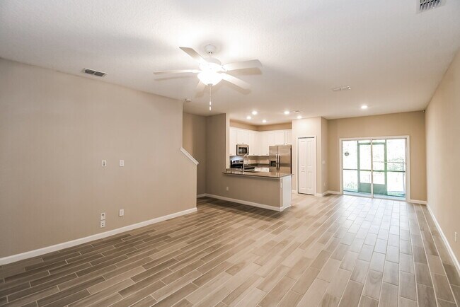 Foto del edificio - 339 Cherry Ridge Dr