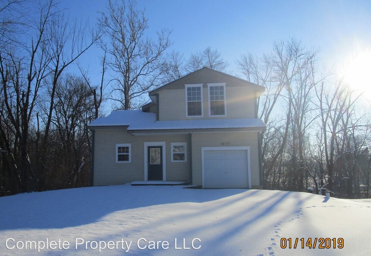 Primary Photo - 1609 E Eaton-Wheeling Pike
