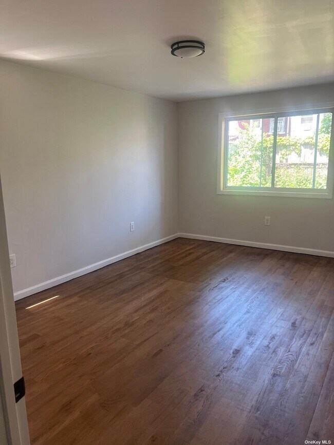 Foto del edificio - 1092 E 54th St