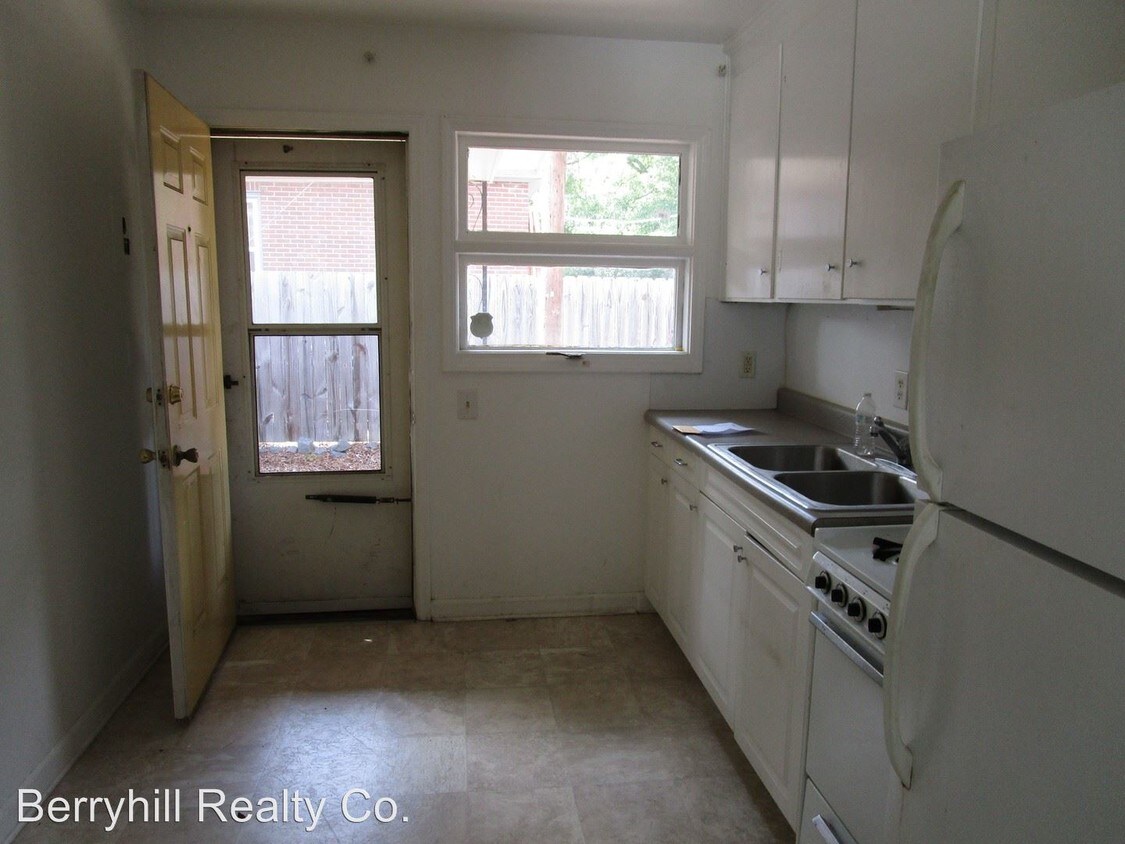 Foto del edificio - 3838 Tuckaseegee Rd