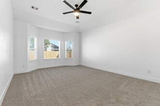 Building Photo - 5227 Sunshine Point