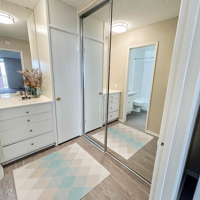 Studio - Closet & Private Vanity - Kerrwood Manor