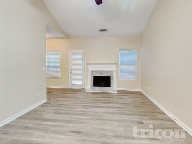 Building Photo - 1421 Highgrove Way