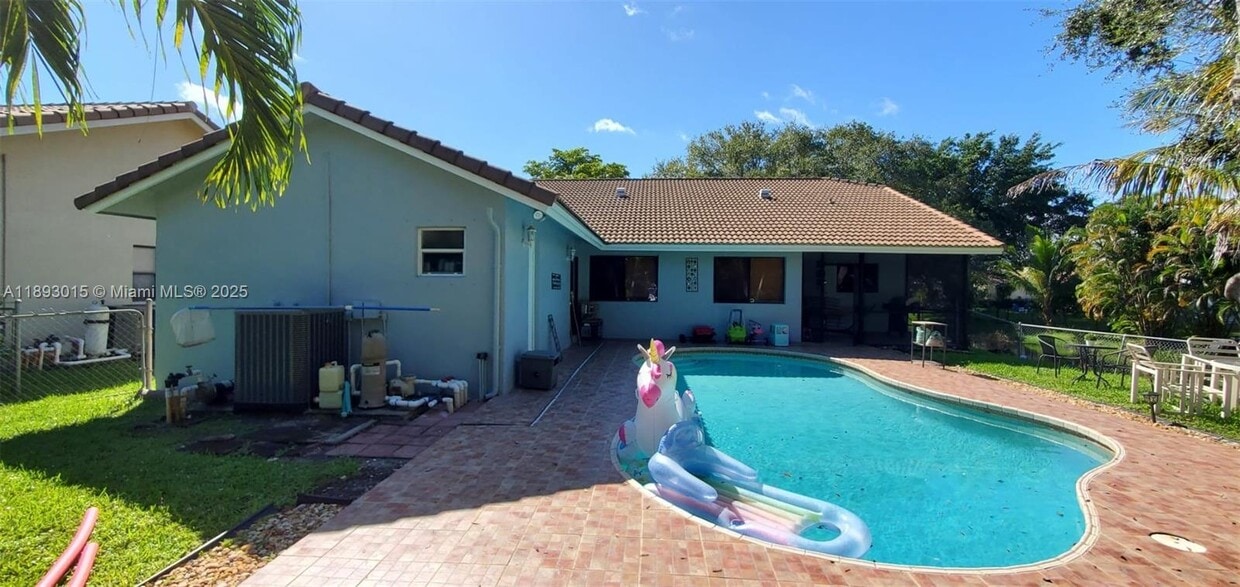 Foto del edificio - 2456 NW 97th Ln