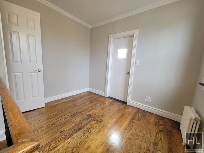 Building Photo - Mott Street