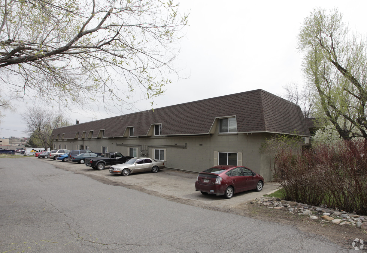Primary Photo - 2600 9th Street Apartments