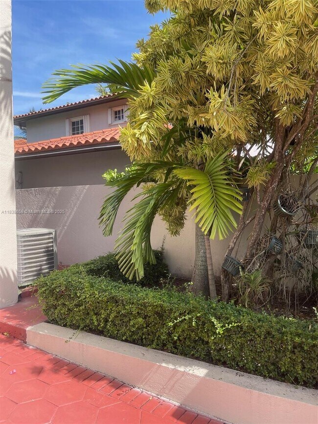 Foto del edificio - 10006 SW 26th Terrace