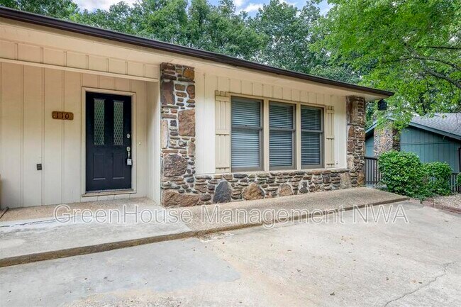 Building Photo - 110 Clubhouse Dr