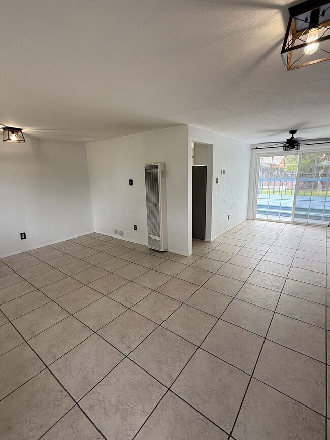 Foto del edificio - 6016 Aztec Rd NE