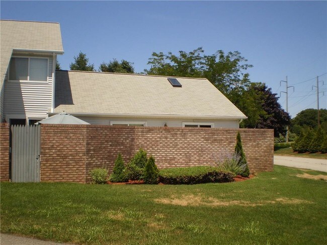 Building Photo - 1013 Williamsburg Cir
