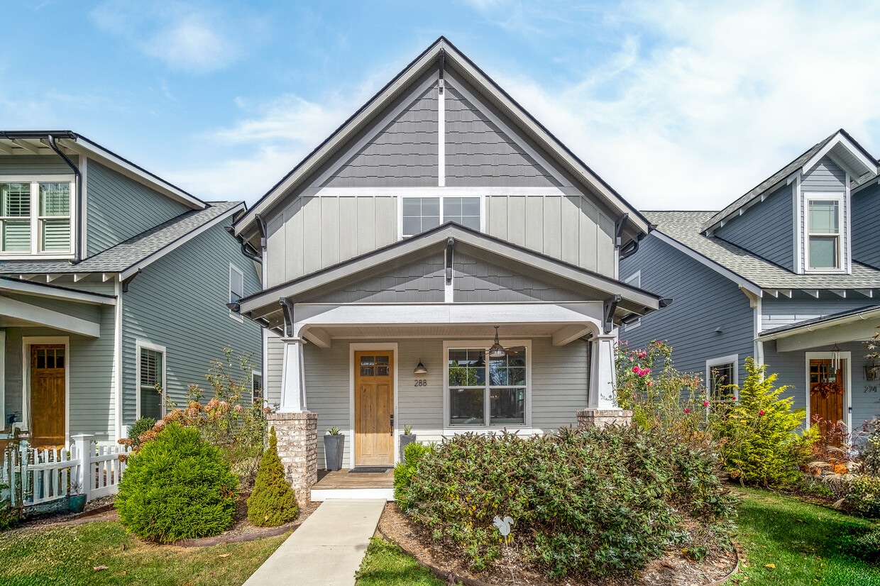 Photo - 288 W Main St (Brevard, NC)