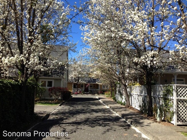 Foto del edificio - 2 br, 2 bath House - 289 1st St West