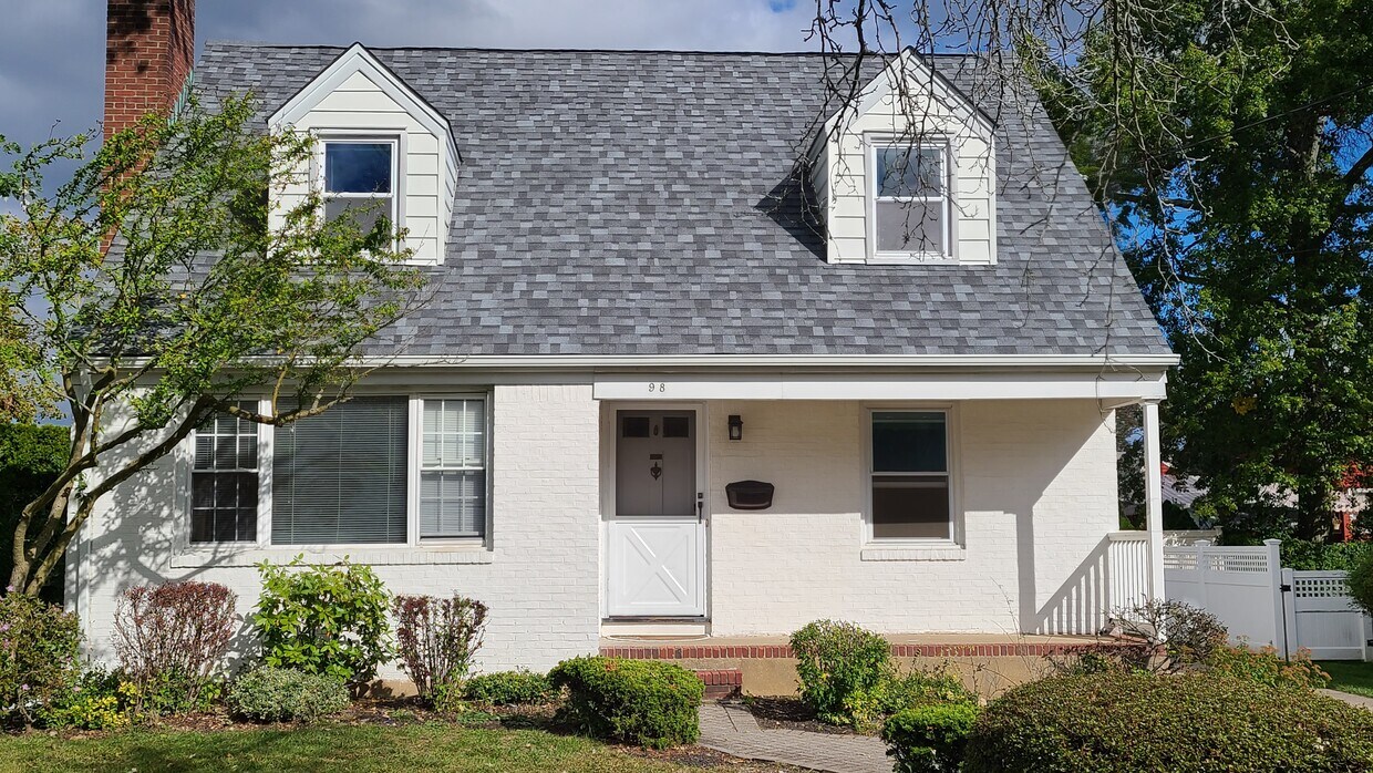 Primary Photo - 98 Netherwood Dr