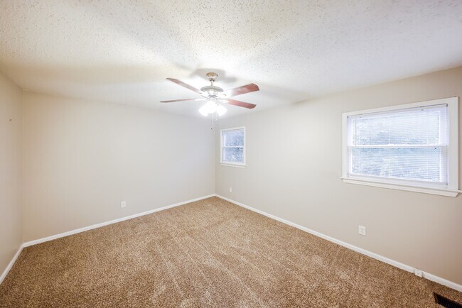 Foto del edificio - Charming 4 Bedroom in Tuscaloosa!