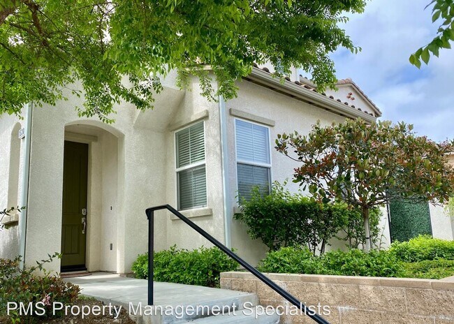 Building Photo - 3 br, 2.5 bath House - 1538 Silver Shadow Dr