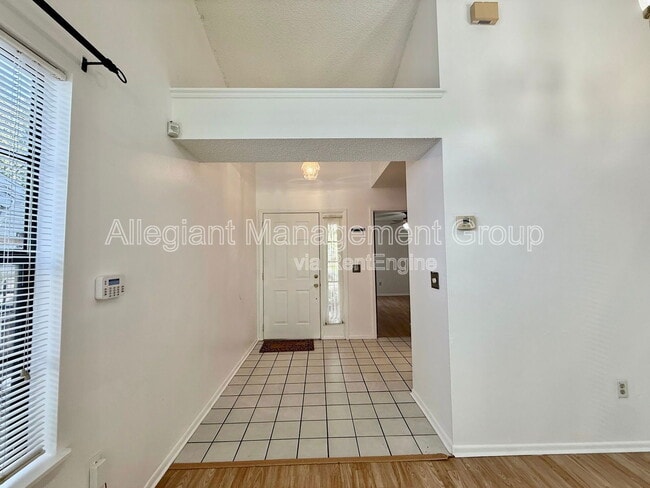Building Photo - 2900 Risser Ave