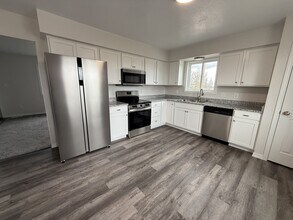 Building Photo - 6233 43rd St SW