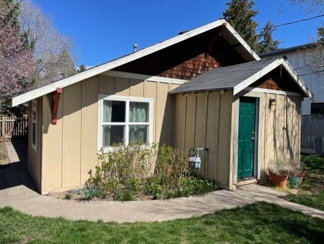 Foto del edificio - Classic Bungalow NW Bend