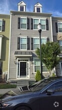 Building Photo - 211 Spring Bank Ave