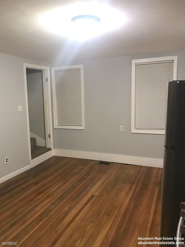 Foto del edificio - 162 Cottage St