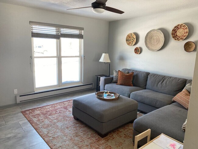 Foto del edificio - Lovely Tri-Level Home in Broomfield! Available May 6!