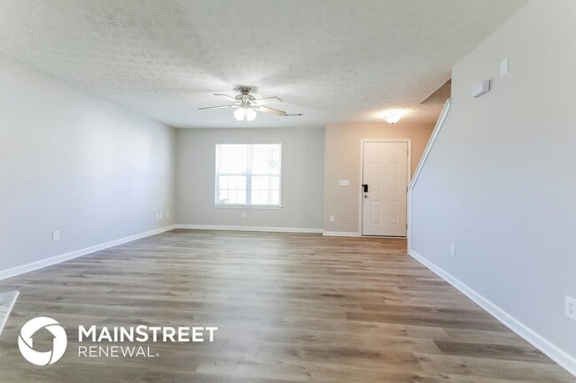 Building Photo - 180 Springbottom Dr SE